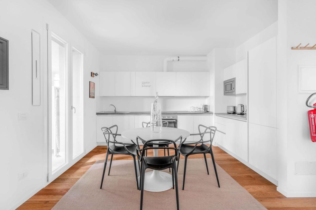 Modern With Terrace & Garage By Ndp Rent Apartment Milan Luaran gambar